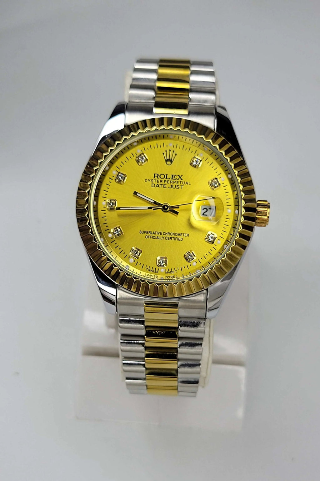 Rlx DateJust Golden Closeup