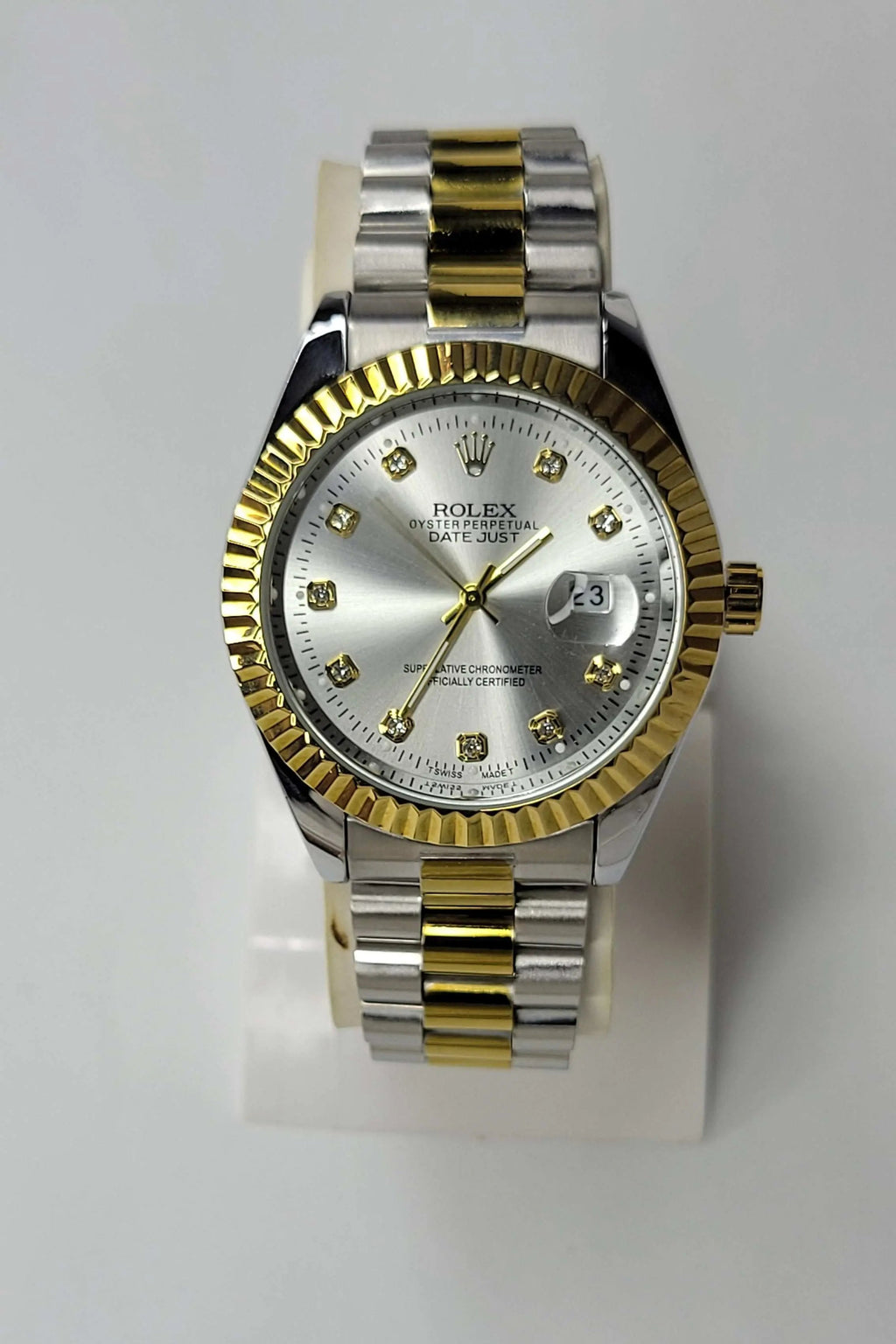 Rlx DateJust White Closeup